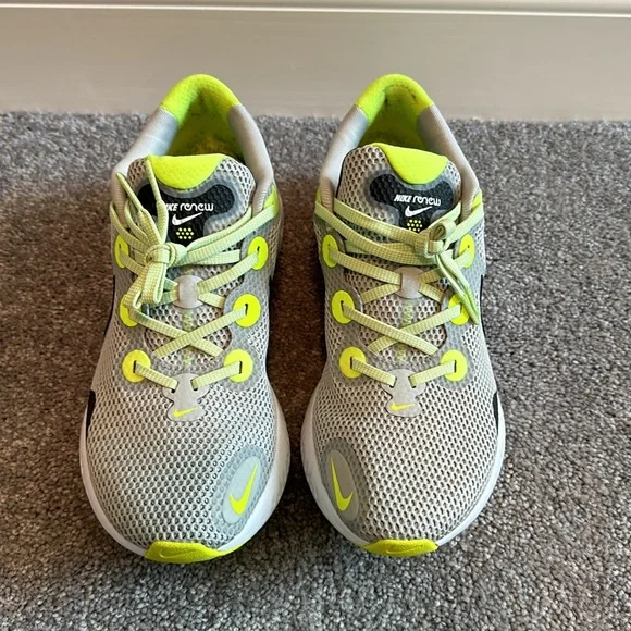 Nike Renew Run Mens Size 10. Like New worn 1 time - Picture 2 of 8